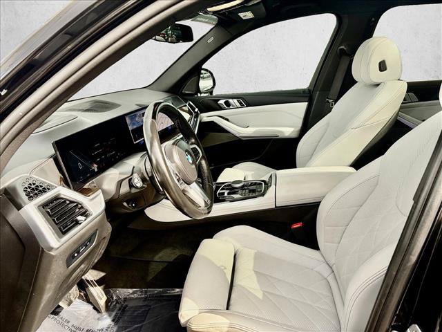 Used 2024 BMW X5 xDrive40i w/ M Sport Package AWD/4WD image 11