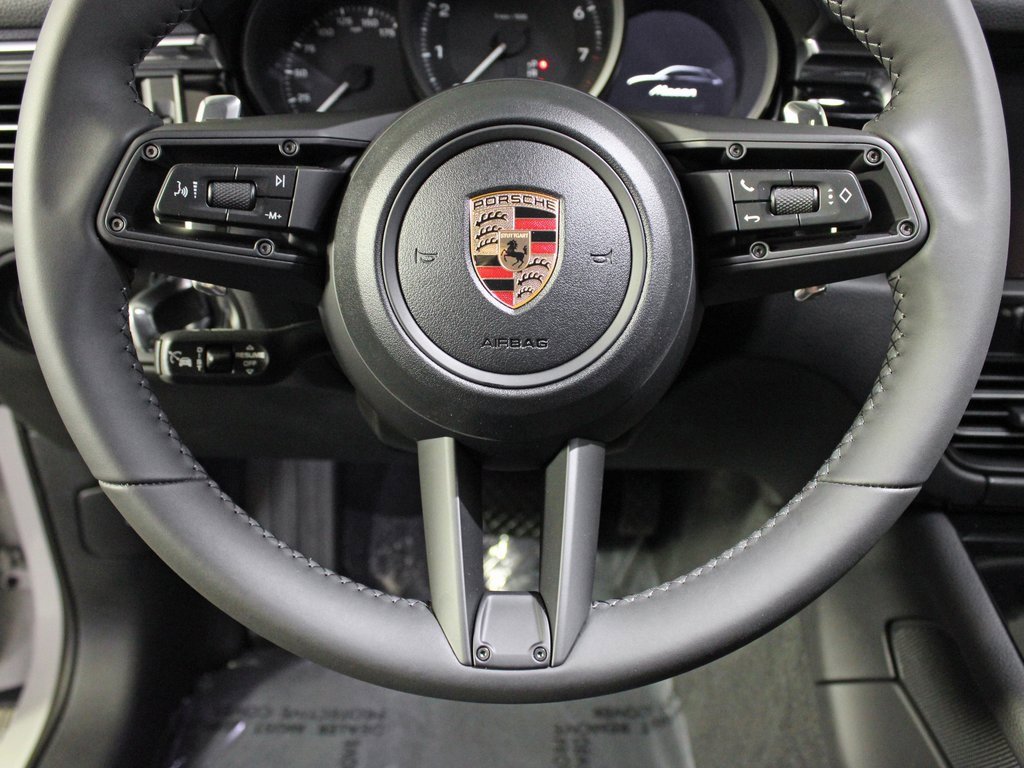 Used 2026 Porsche Macan image 22