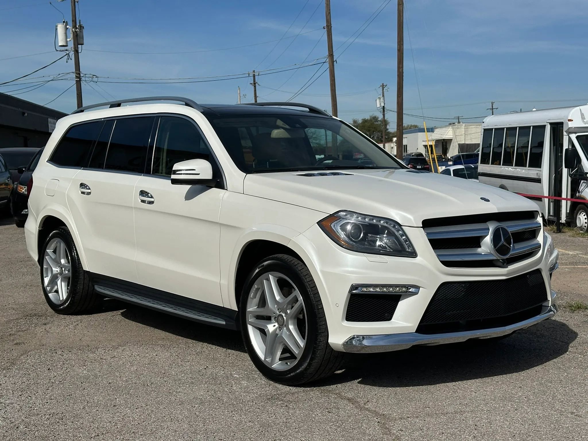 Used 2015 Mercedes-Benz GL 550 4MATIC image 9