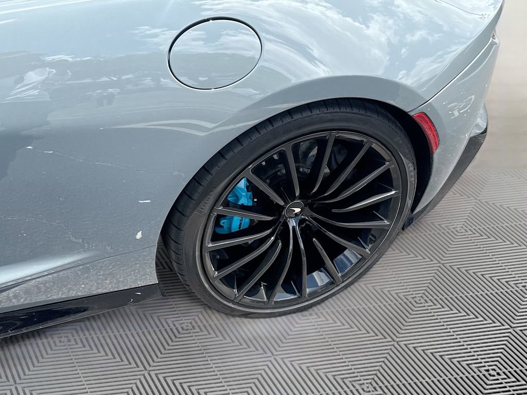 Used 2020 McLaren GT RWD image 34