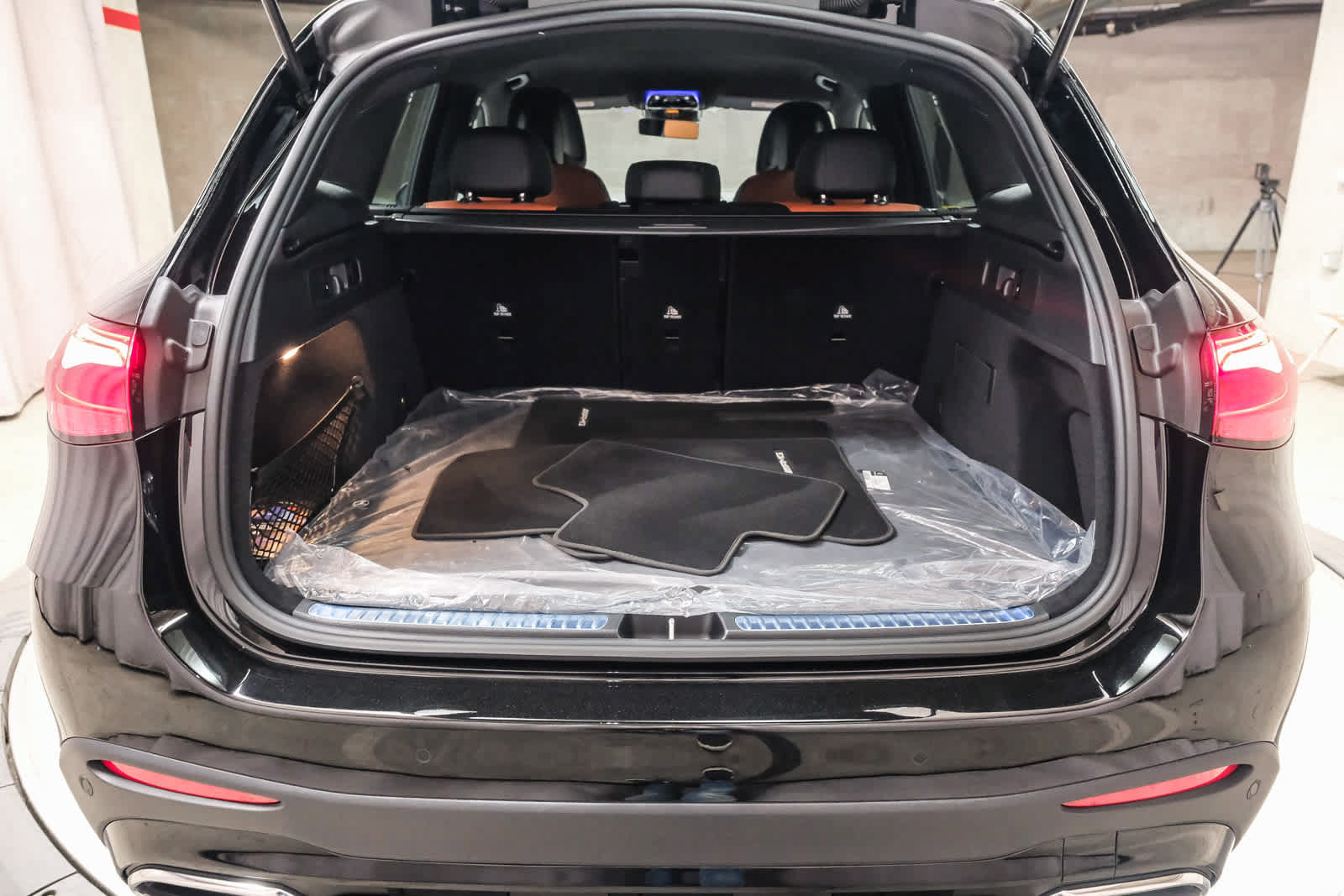 Certified 2025 Mercedes-Benz GLC 300 image 31