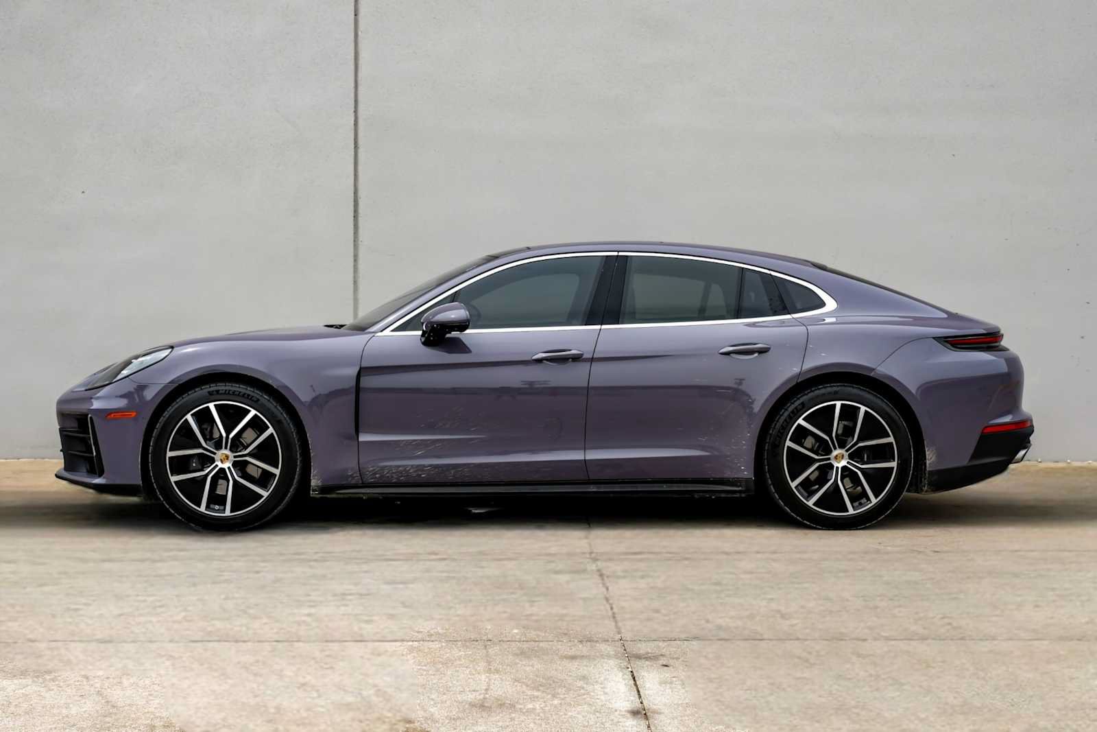 Used 2024 Porsche Panamera RWD image 11