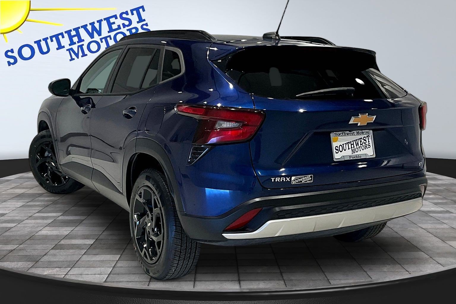 Used 2024 Chevrolet Trax LT w/ Driver Confidence Package FWD image 5