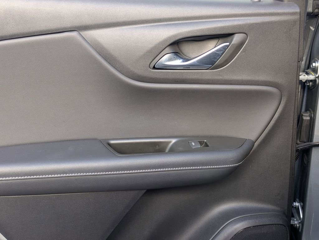 Used 2025 Chevrolet Blazer LT FWD image 24