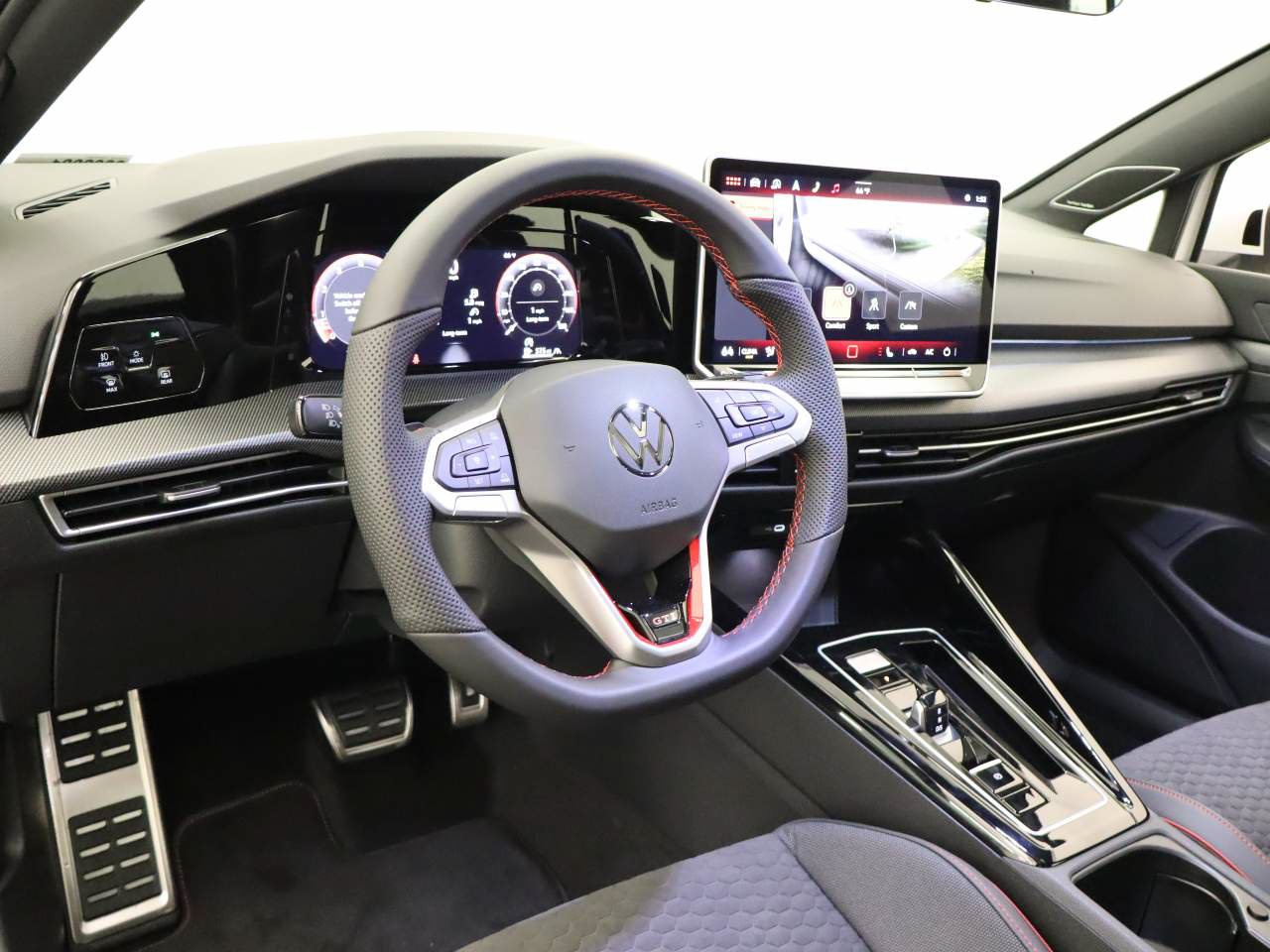 New 2026 Volkswagen Golf SE FWD image 13
