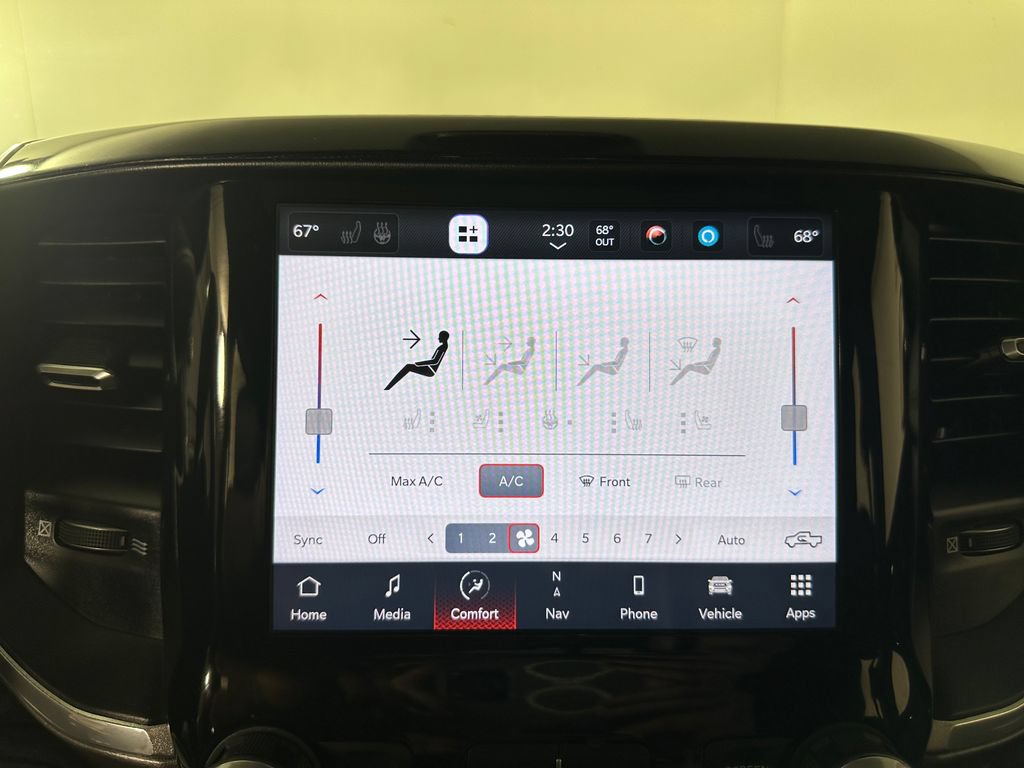 Used 2022 RAM 3500 Laramie AWD/4WD image 28