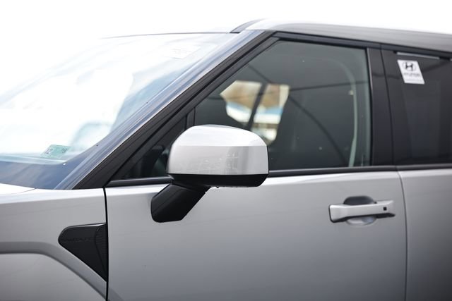 Used 2024 Hyundai Santa Fe SE image 12