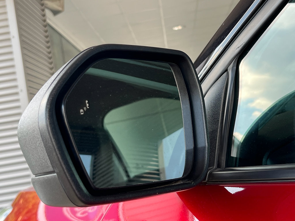 Used 2022 Ford Explorer XLT image 12