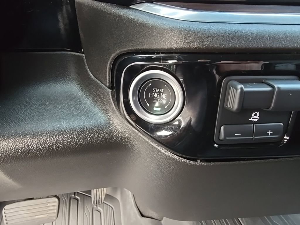 Used 2025 GMC Sierra 3500 SLT w/ X31 Off-Road Package image 17