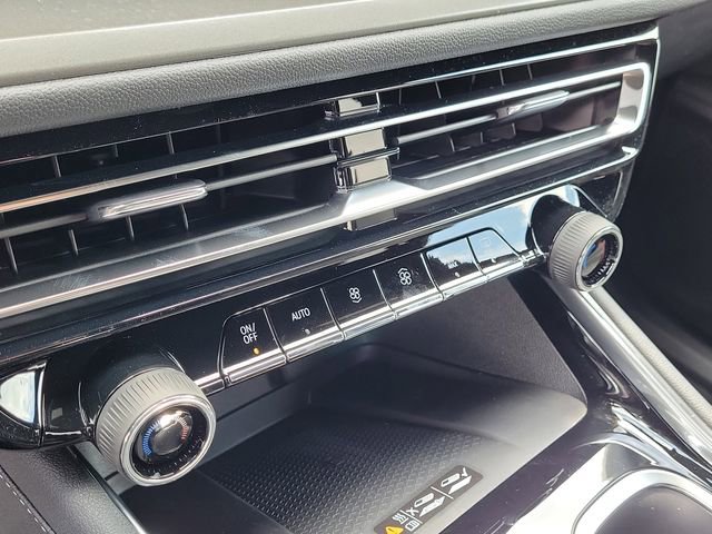 New 2026 Chevrolet Traverse LT image 30