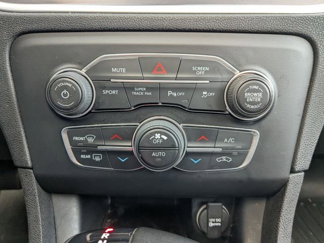 Used 2020 Dodge Charger SXT w/ Blacktop Package image 18