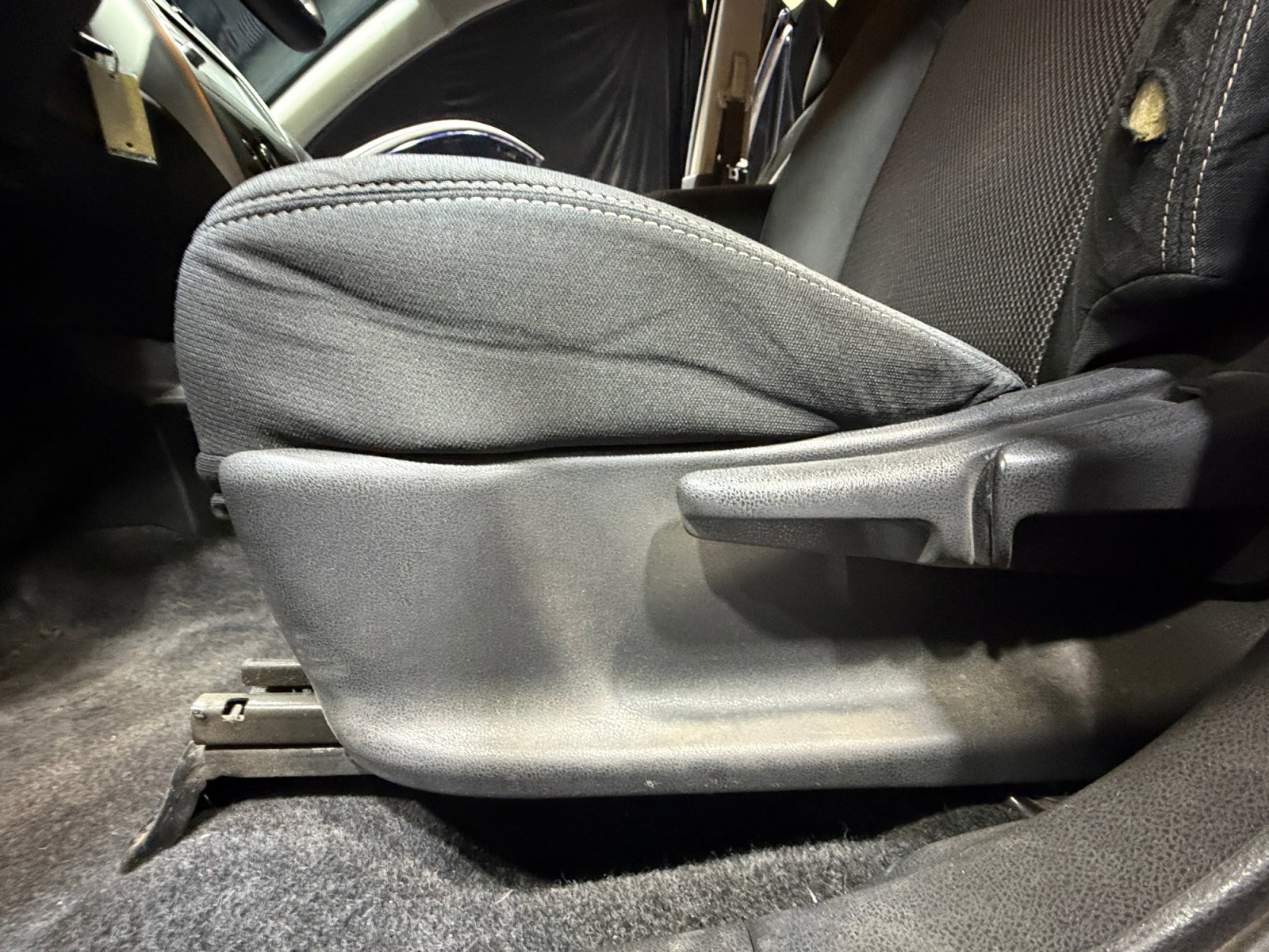 Used 2019 Nissan Versa SV FWD image 14
