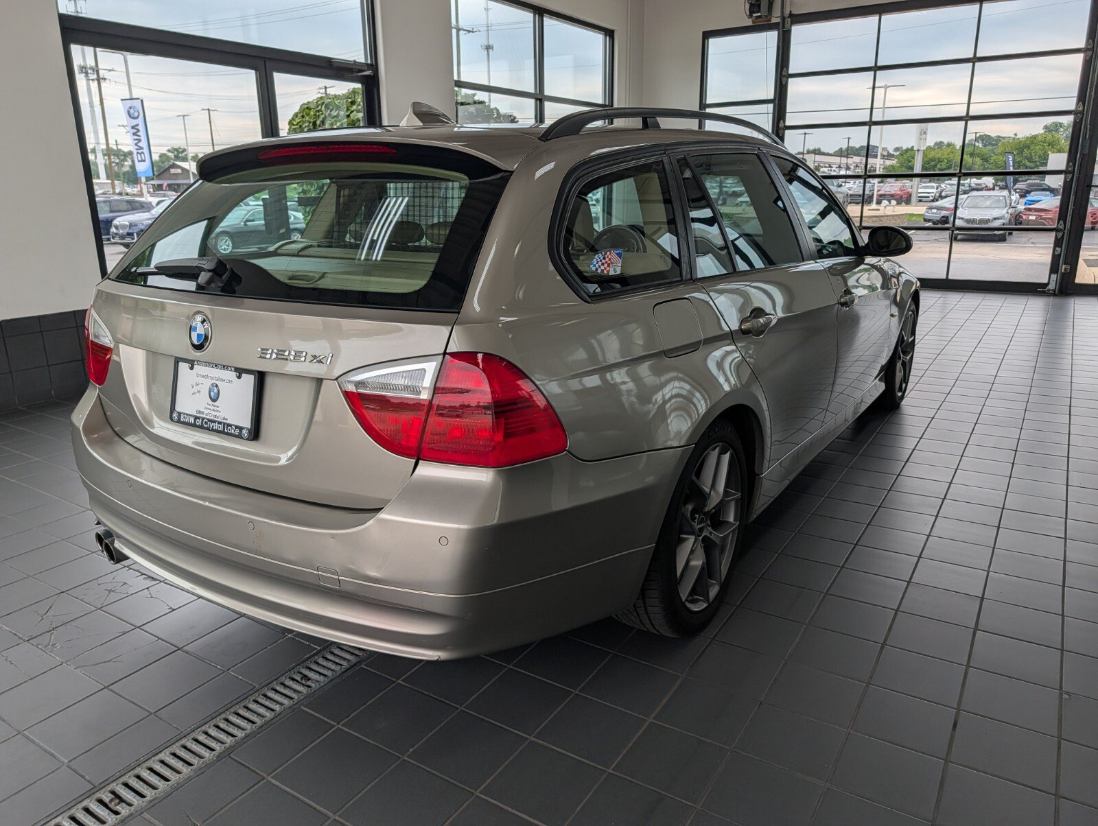 Used 2008 BMW 328xi Wagon AWD/4WD image 2