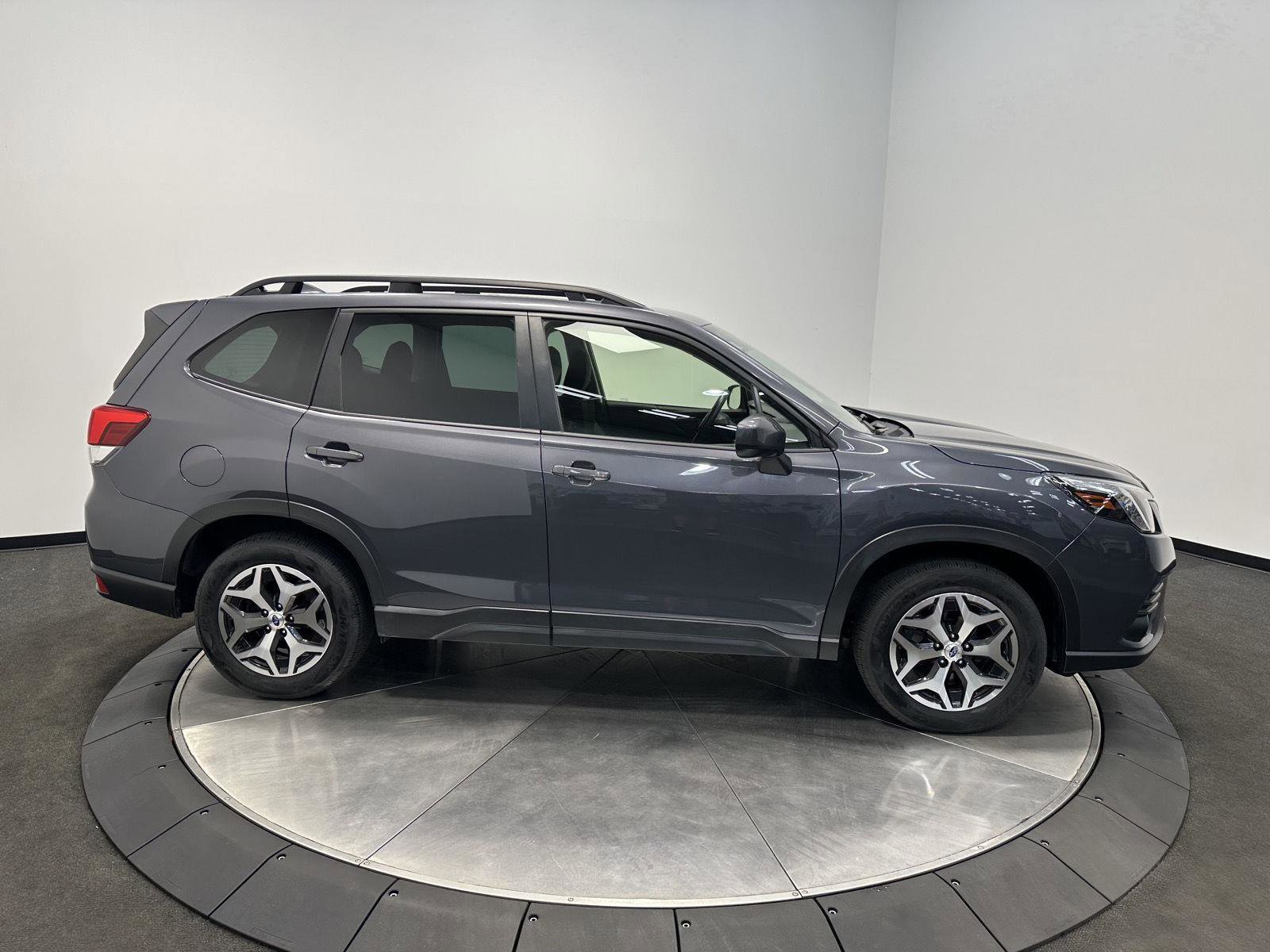 Used 2023 Subaru Forester Premium AWD/4WD image 8