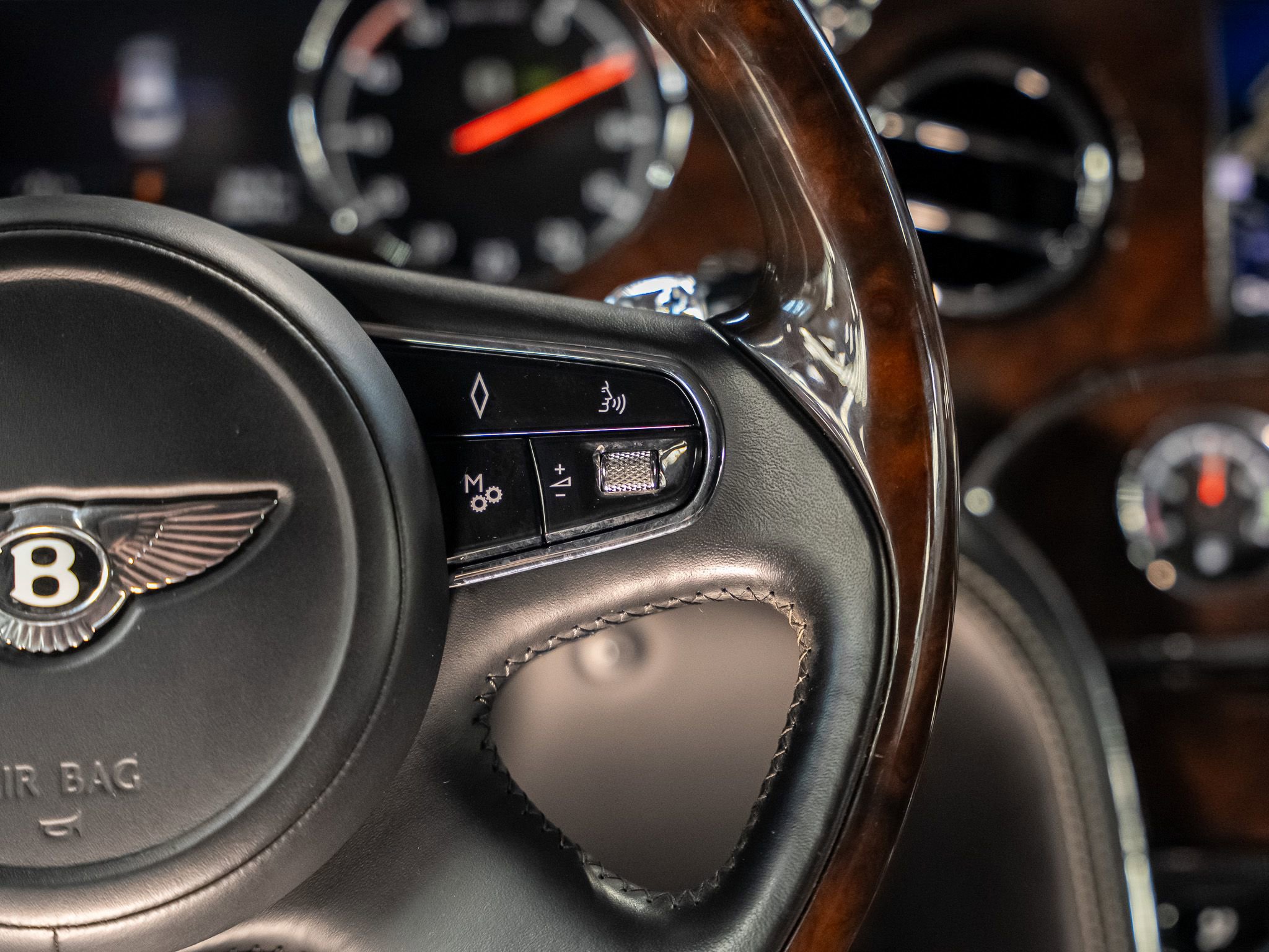 Used 2012 Bentley Mulsanne image 44