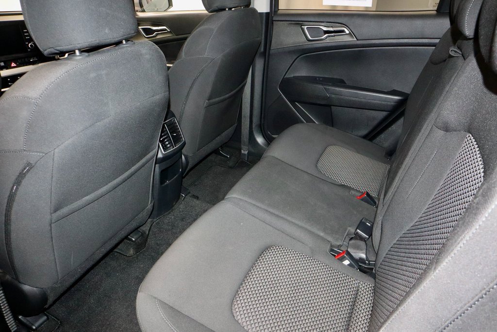 Used 2023 Kia Sportage LX image 21