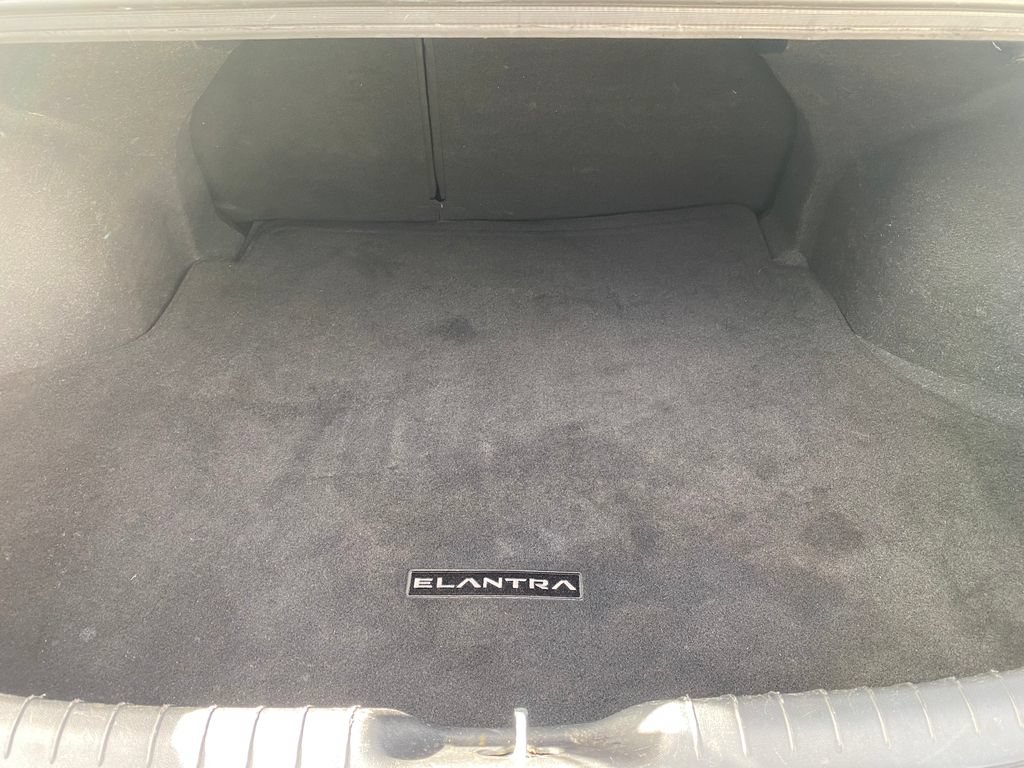 Used 2024 Hyundai Elantra SEL w/ Convenience Package FWD image 11