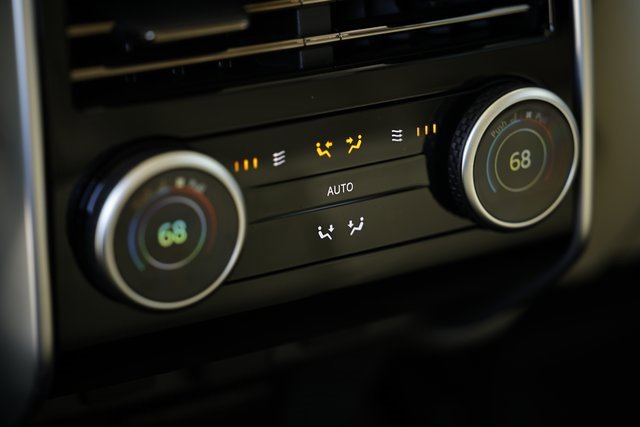 New 2025 Land Rover Range Rover SE image 33