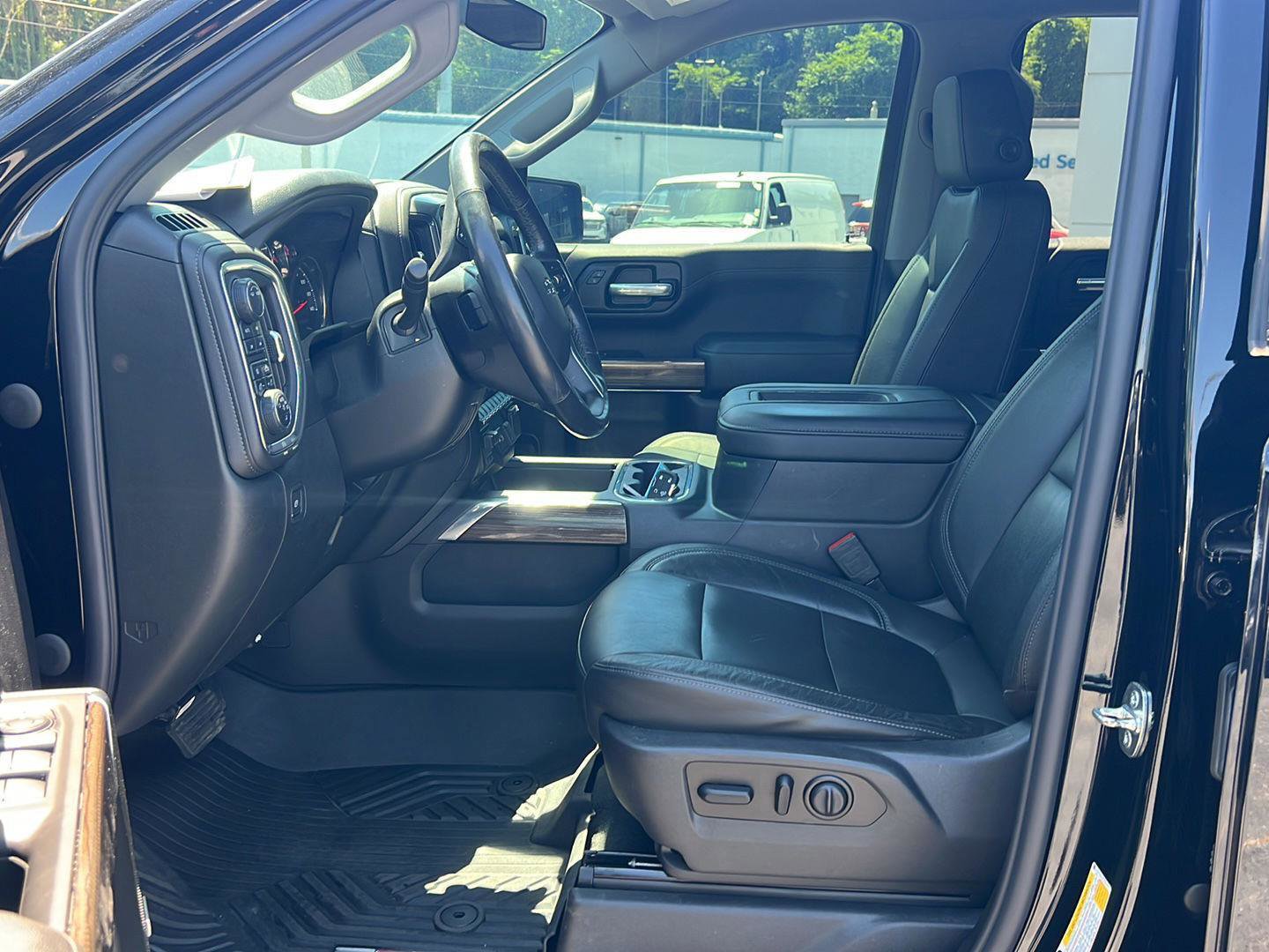 Used 2020 Chevrolet Silverado 1500 LT Trail Boss AWD/4WD image 10