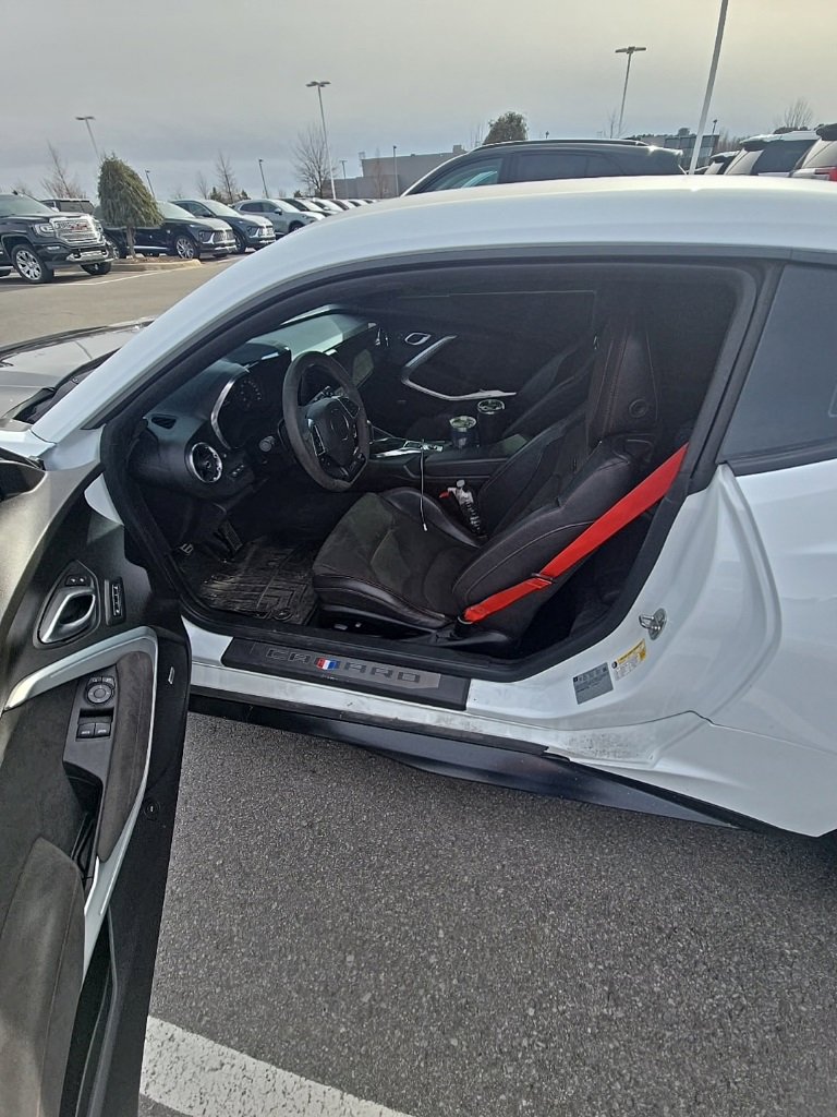 Used 2018 Chevrolet Camaro ZL1 image 4