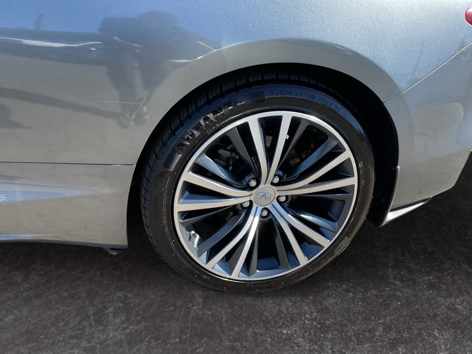 Used 2017 INFINITI Q60 2.0t w/ Moonroof Package RWD image 9