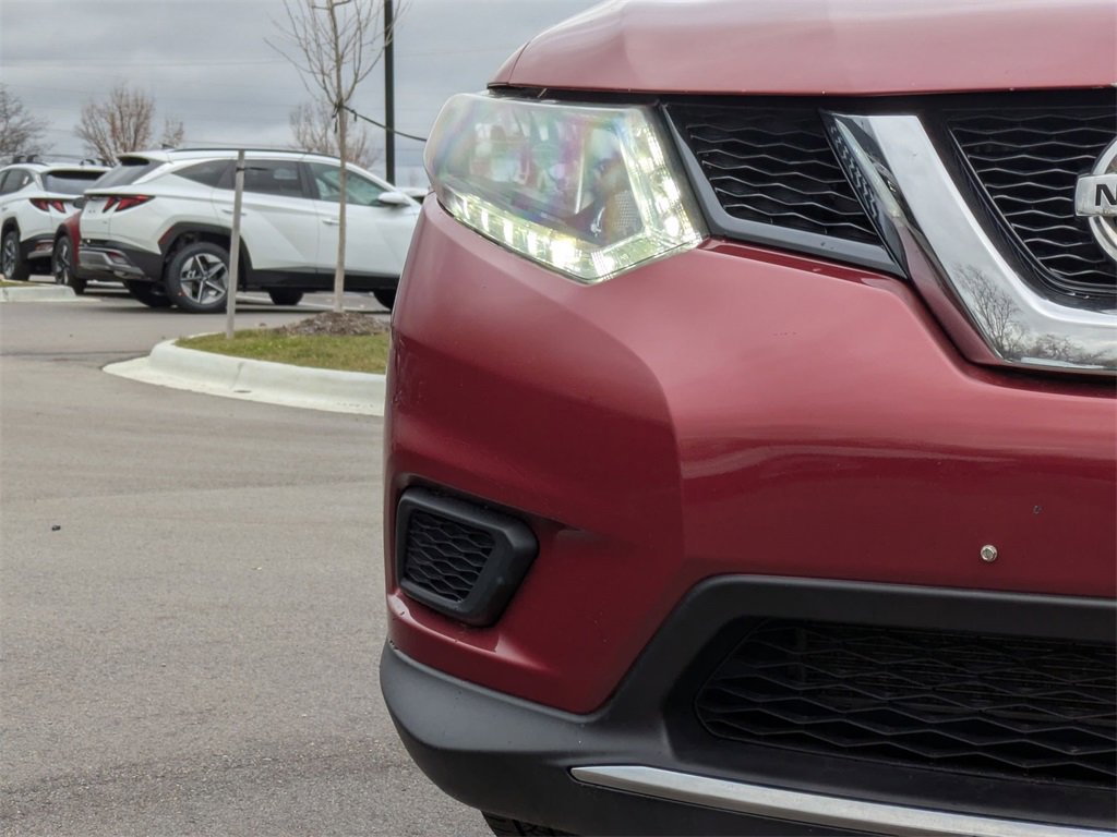 Used 2015 Nissan Rogue S image 9