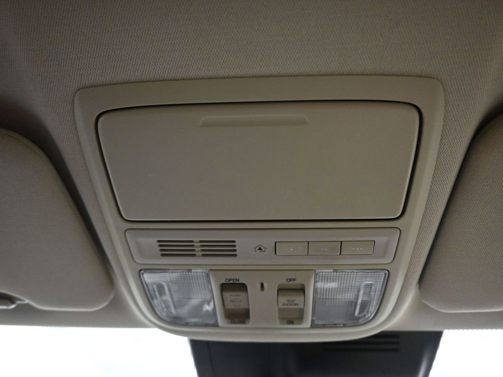 Used 2017 Honda CR-V Touring image 26