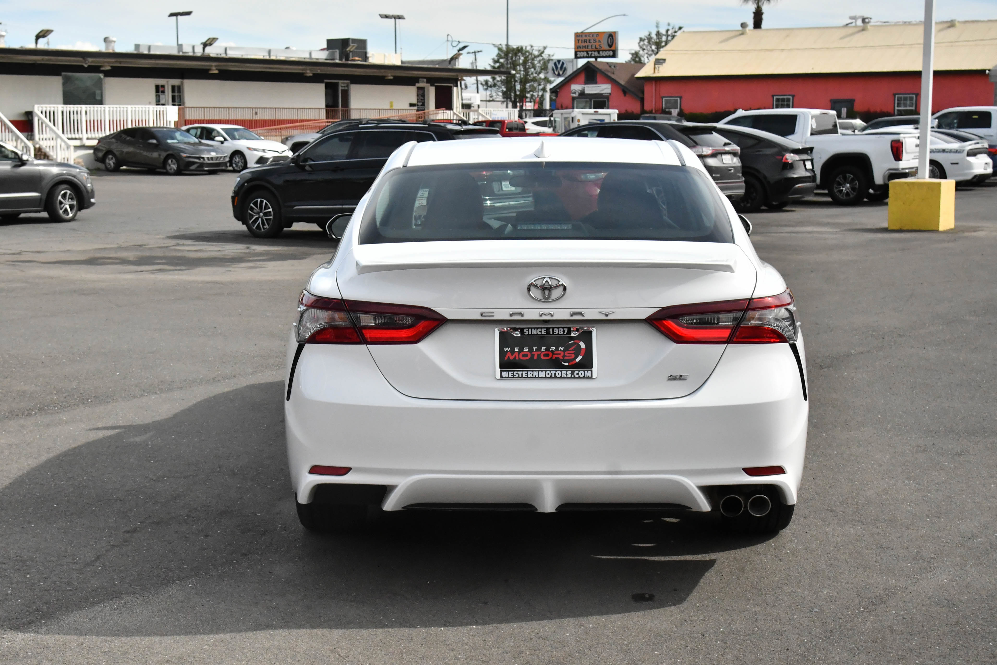 Used 2024 Toyota Camry SE image 7