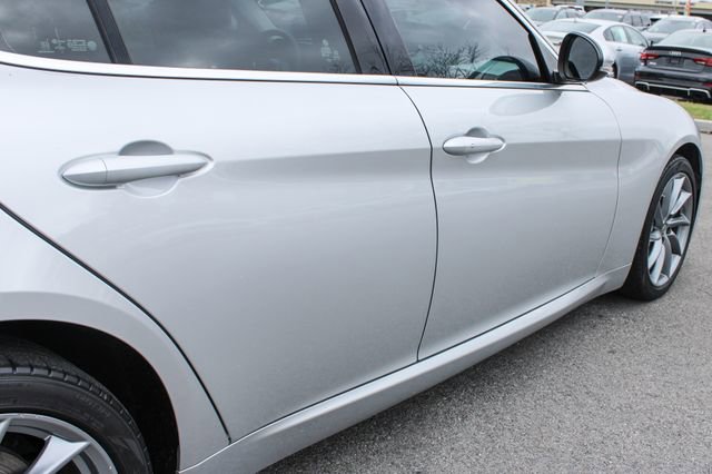 Used 2017 Alfa Romeo Giulia Sprint w/ Cold Weather Package image 47