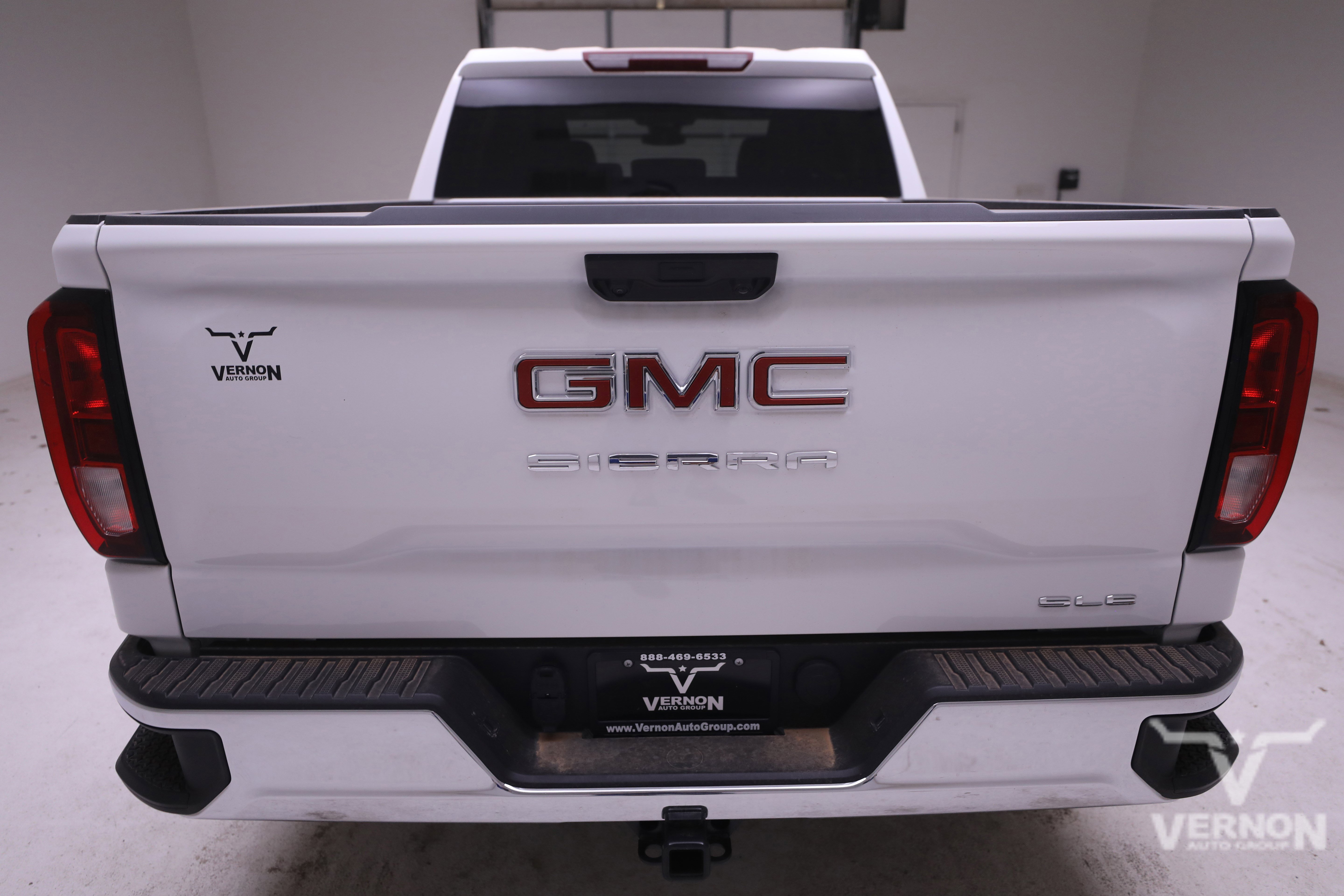 New 2026 GMC Sierra 1500 SLE image 4