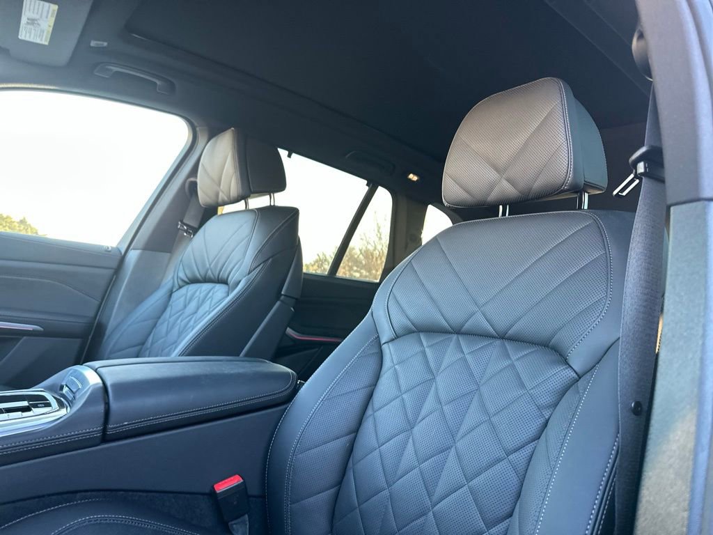 Certified 2025 BMW X5 M60i w/ Executive Package image 17