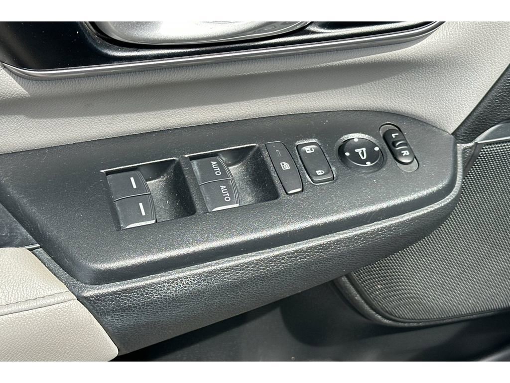 Used 2022 Honda CR-V Touring image 12