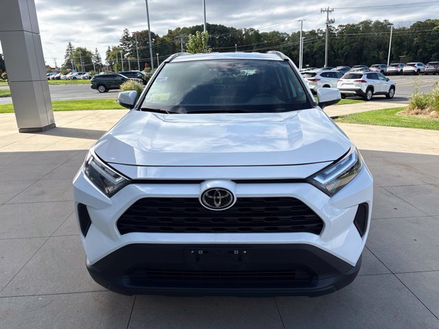 Used 2025 Toyota RAV4 XLE AWD/4WD image 2