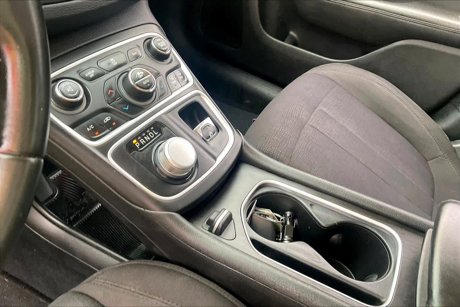 Used 2015 Chrysler 200 Limited w/ Convenience Group FWD image 17