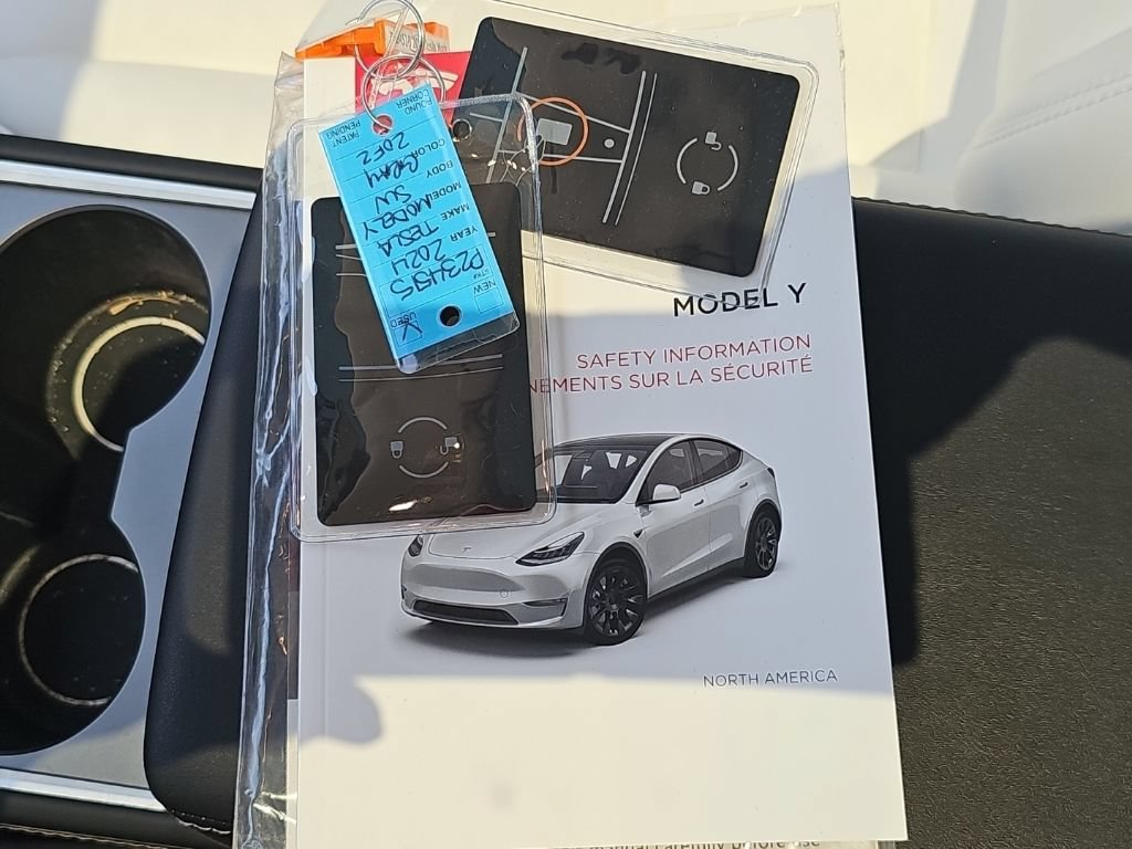 Used 2024 Tesla Model Y Long Range AWD/4WD image 5