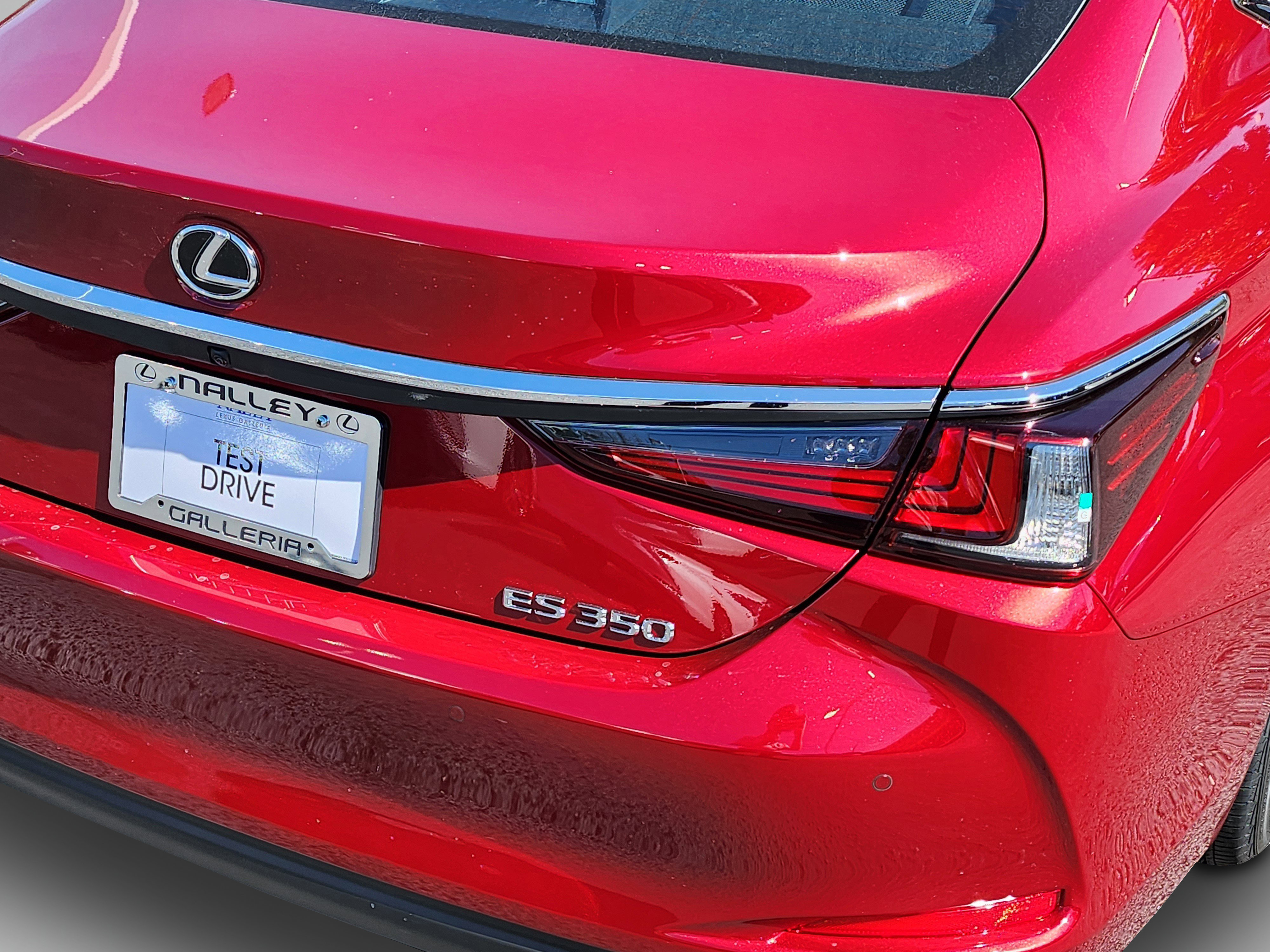 New 2025 Lexus ES 350 Ultra Luxury image 9