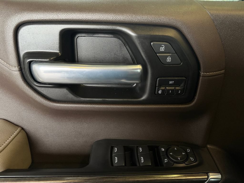 Used 2021 Chevrolet Silverado 1500 LTZ w/ Technology Package AWD/4WD image 30