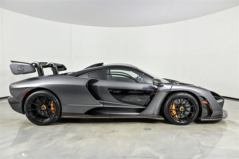 Used 2019 McLaren Senna RWD image 8