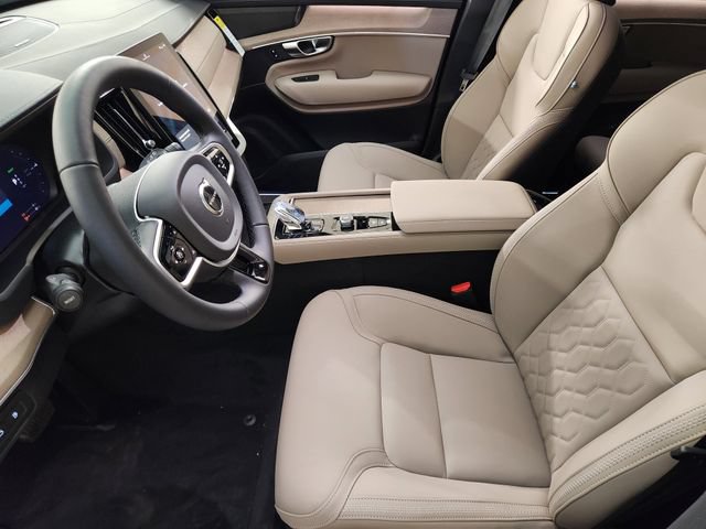 New 2026 Volvo XC90 T8 Plus w/ Protection Package Premier AWD/4WD image 13