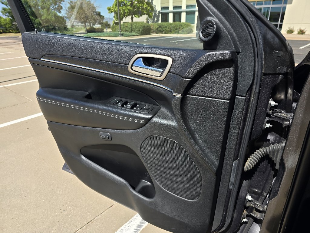 Used 2015 Jeep Grand Cherokee Limited AWD/4WD image 17