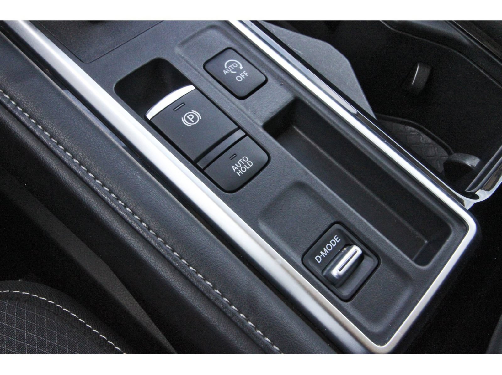 Used 2024 Nissan Pathfinder SV FWD image 28