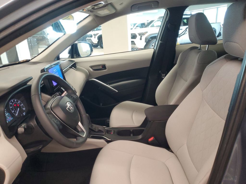 Used 2024 Toyota Corolla Cross LE image 14