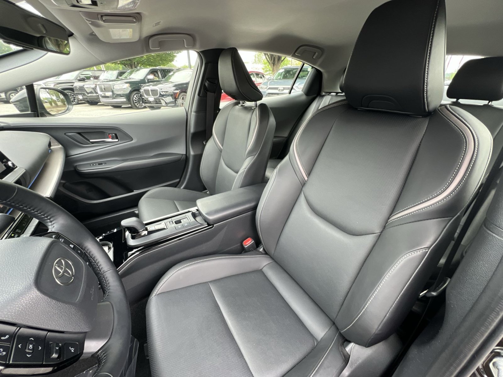 Used 2025 Toyota Prius XLE AWD/4WD image 13