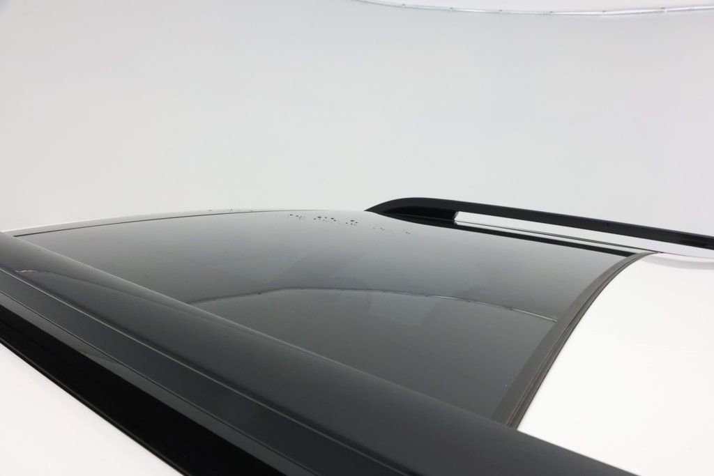 Used 2023 Land Rover Discovery HSE R-Dynamic image 7