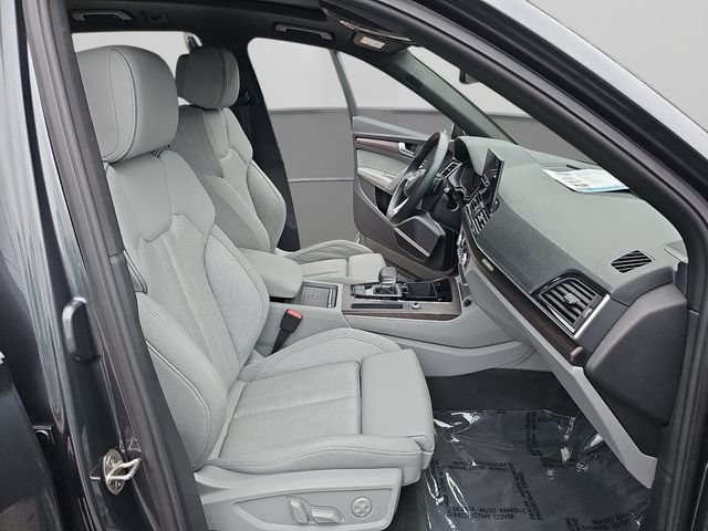 Used 2024 Audi Q5 e Prestige w/ Prestige Package AWD/4WD image 31