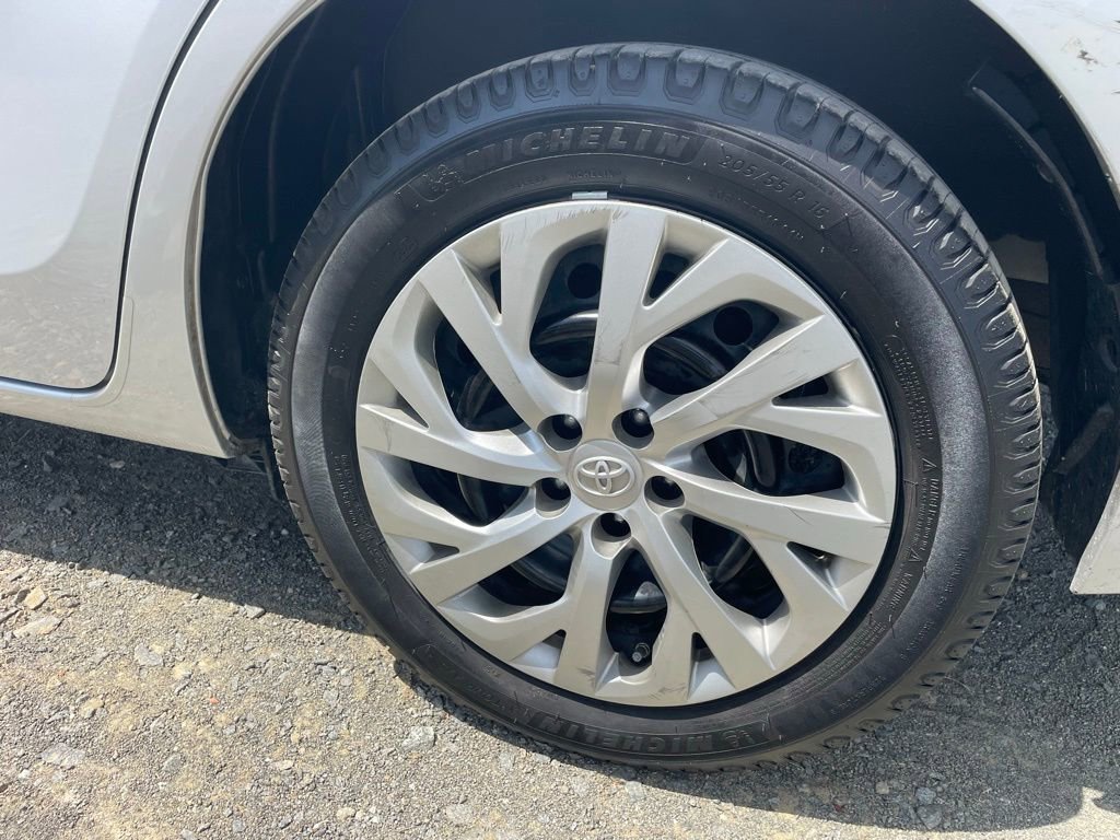 Used 2019 Toyota Corolla LE w/ Body Protection Package FWD image 16