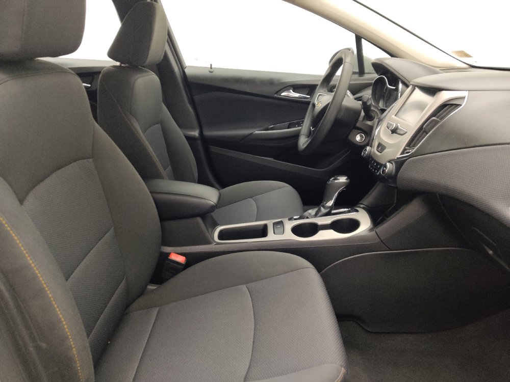 Used 2018 Chevrolet Cruze LS FWD image 21