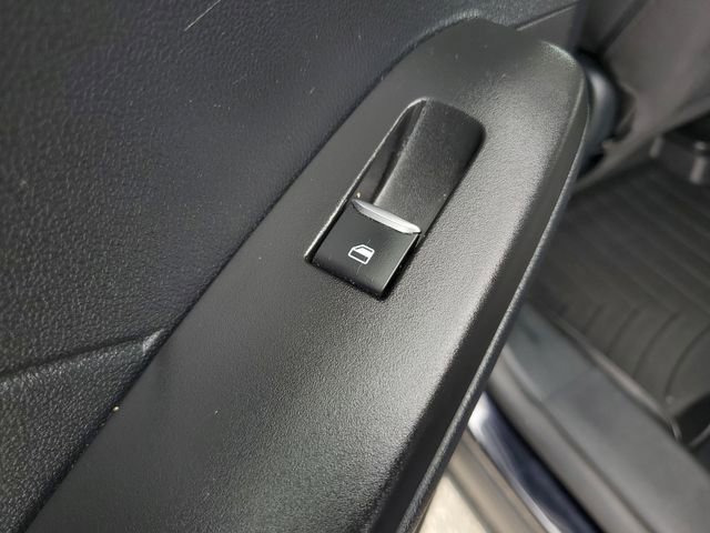 Used 2021 Ford Escape SE w/ SE Sport Appearance Package image 16