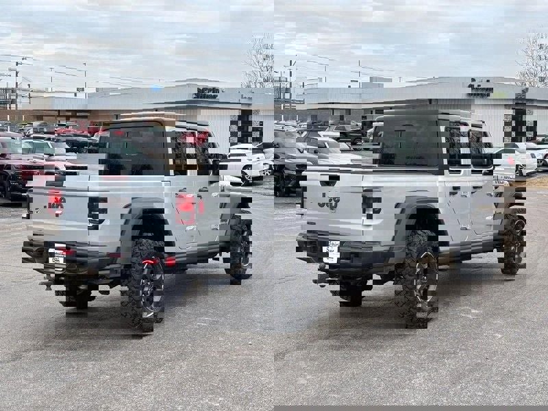 Used 2022 Jeep Gladiator Rubicon w/ Cold Weather Group image 3