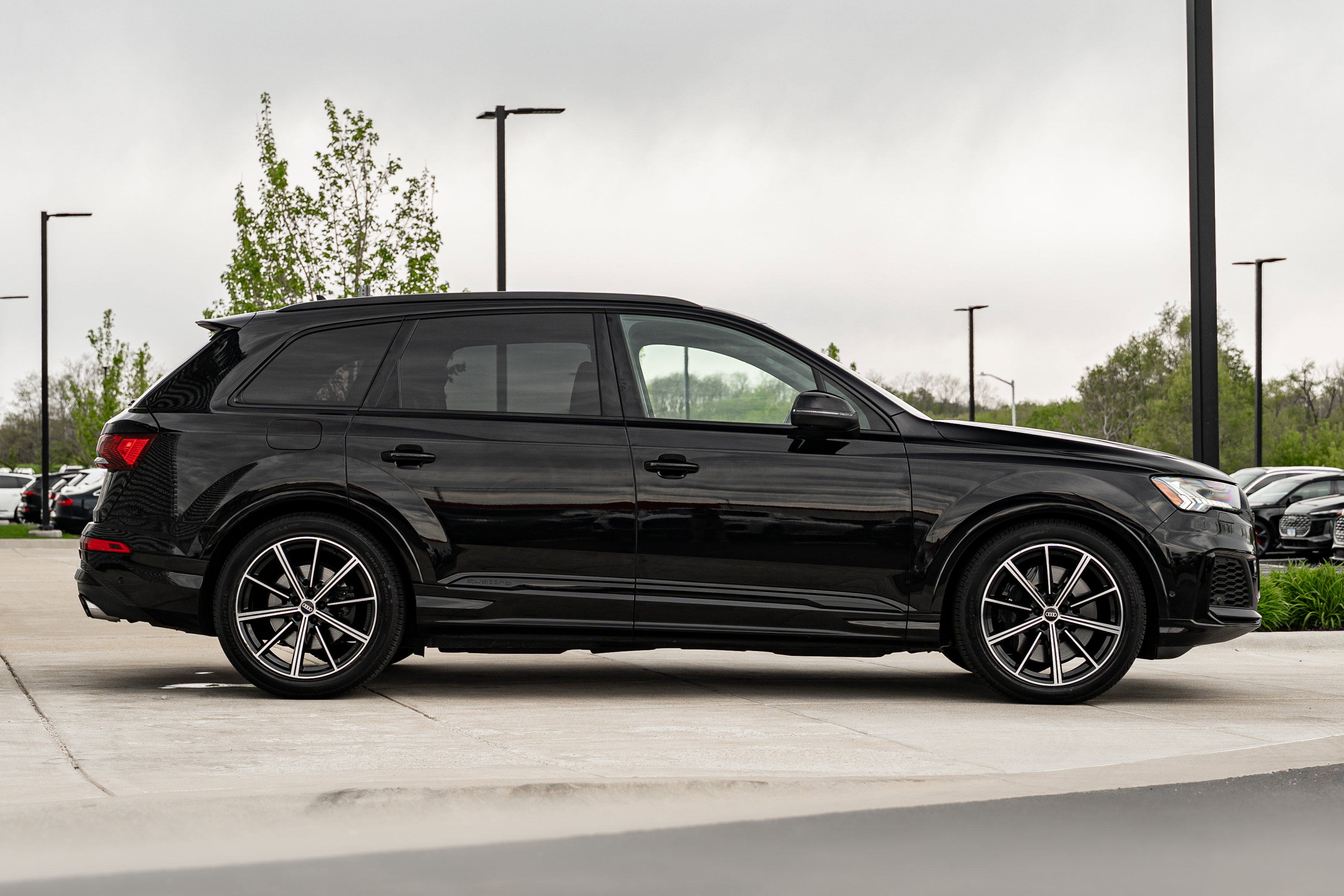 Used 2021 Audi SQ7 Prestige AWD/4WD image 3